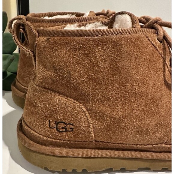 UGG Australia 3236 Chukka Neumel Men’s Suede Boots Size 9/ 10.5 Women- Chestnut main image 6